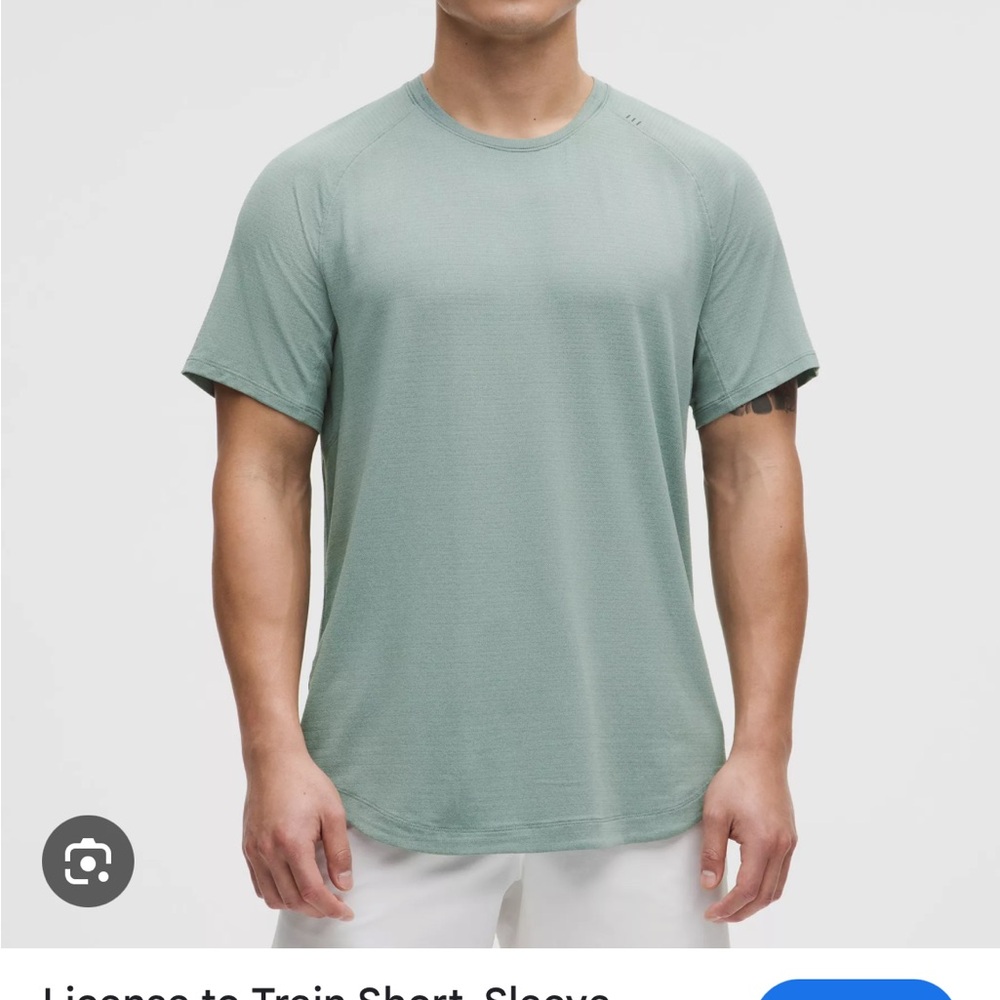Lululemon license to train shirt.  M.  Crater blue